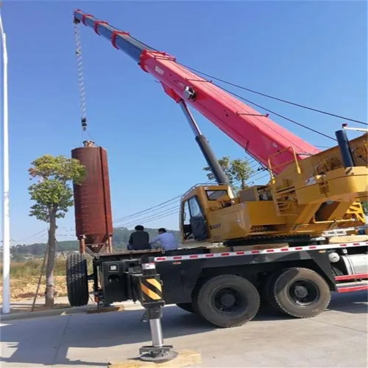 通城80吨吊车出租多少钱